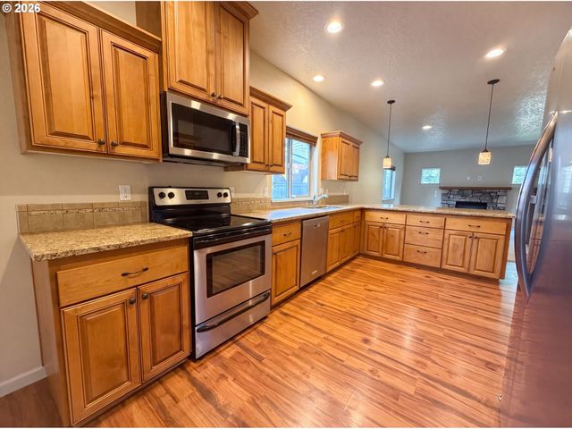 2817 Se CONDOR Ave, Gresham, OR 97080