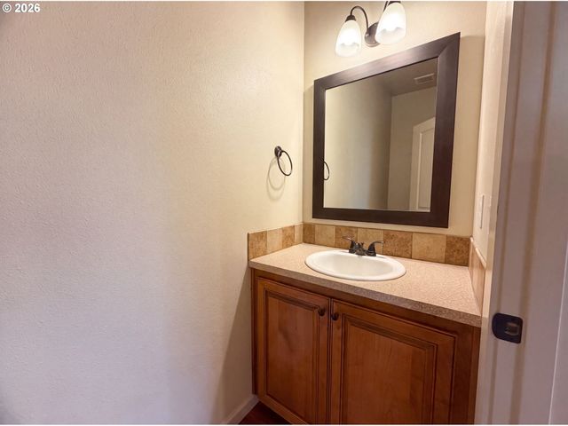 2817 Se CONDOR Ave, Gresham, OR 97080