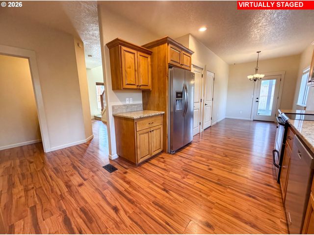 2817 Se CONDOR Ave, Gresham, OR 97080