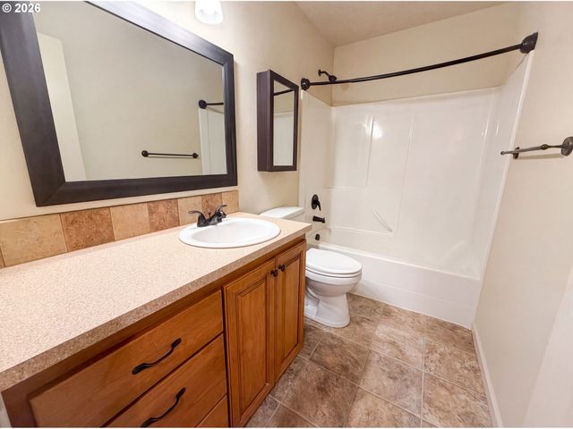 2817 Se CONDOR Ave, Gresham, OR 97080