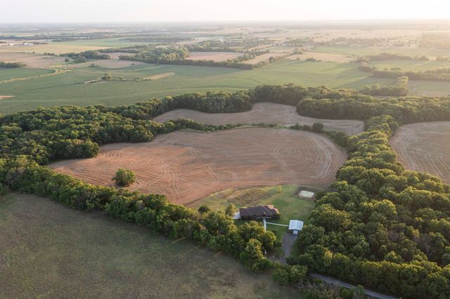 21261 SW Santa Fe Lake Rd, Douglass, KS 67039