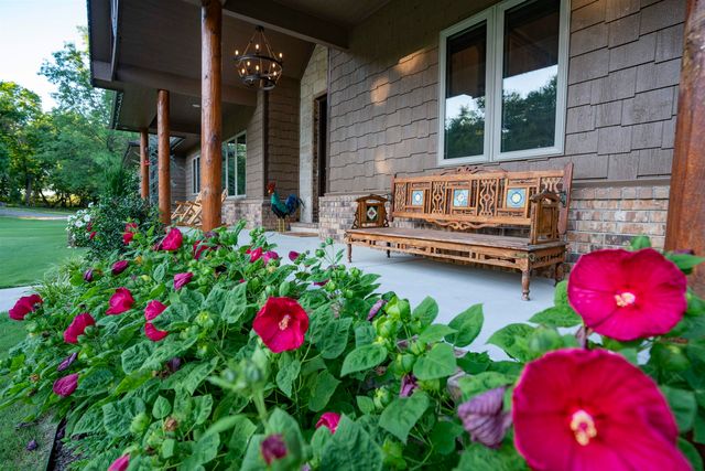 21261 SW Santa Fe Lake Rd, Douglass, KS 67039