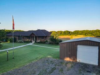 21261 SW Santa Fe Lake Rd, Douglass, KS 67039