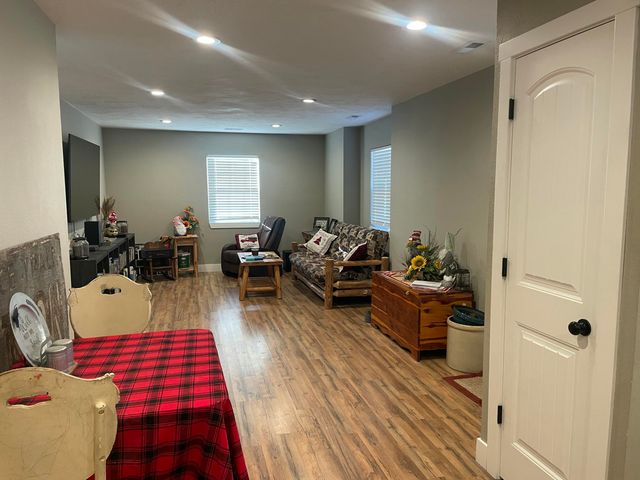 107 Southview Avenue, Ava, MO 65608