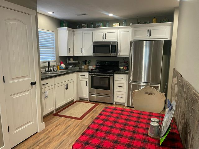 107 Southview Avenue, Ava, MO 65608