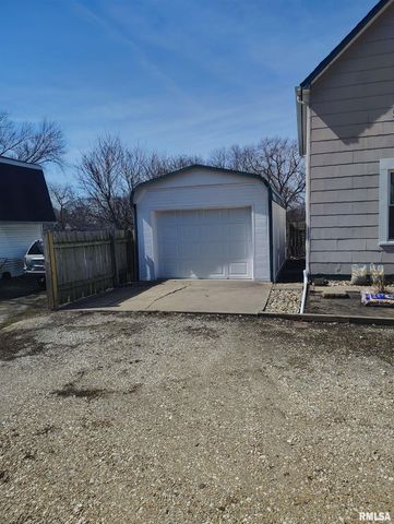 702 N AVENUE C, Canton, IL 61520