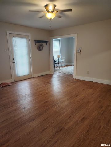 702 N AVENUE C, Canton, IL 61520