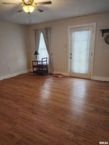 702 N AVENUE C, Canton, IL 61520