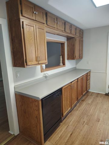 702 N AVENUE C, Canton, IL 61520