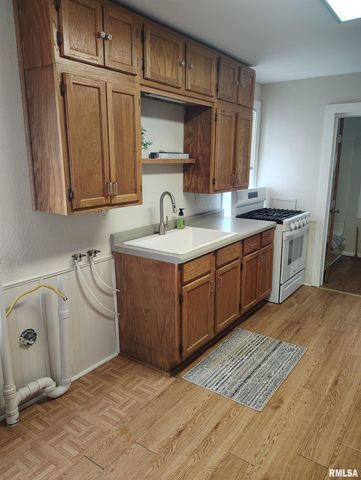 702 N AVENUE C, Canton, IL 61520