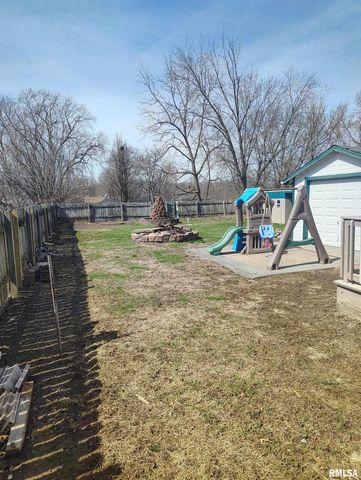 702 N AVENUE C, Canton, IL 61520