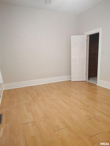 702 N AVENUE C, Canton, IL 61520