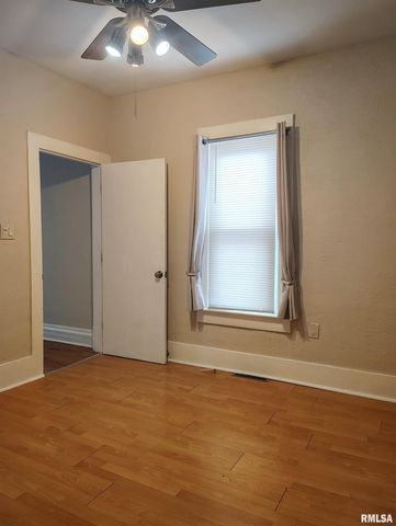 702 N AVENUE C, Canton, IL 61520