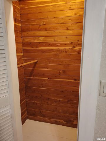 702 N AVENUE C, Canton, IL 61520