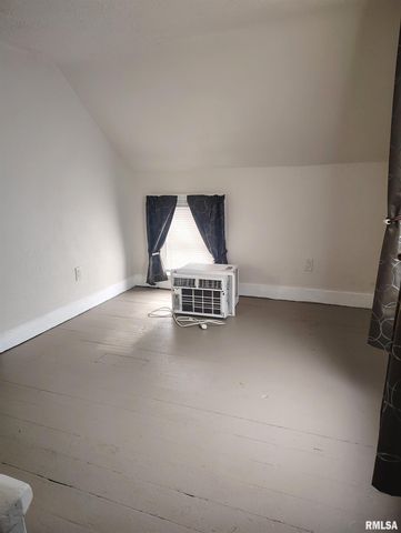 702 N AVENUE C, Canton, IL 61520