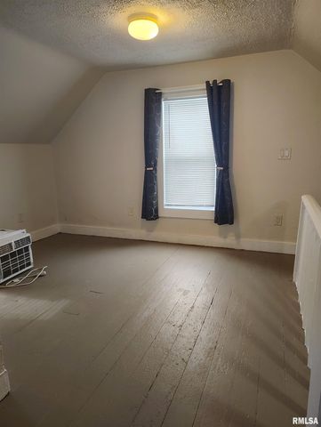 702 N AVENUE C, Canton, IL 61520