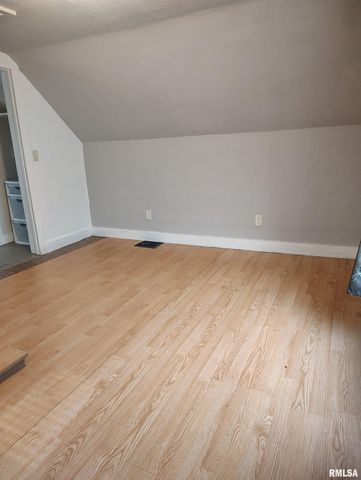 702 N AVENUE C, Canton, IL 61520