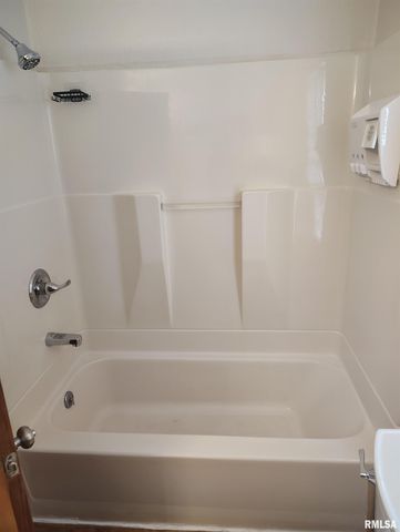 702 N AVENUE C, Canton, IL 61520