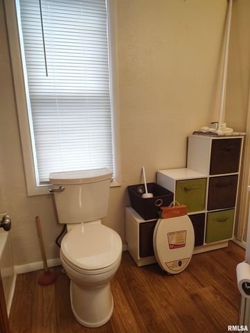 702 N AVENUE C, Canton, IL 61520