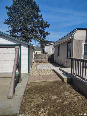 702 N AVENUE C, Canton, IL 61520