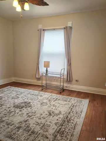 702 N AVENUE C, Canton, IL 61520