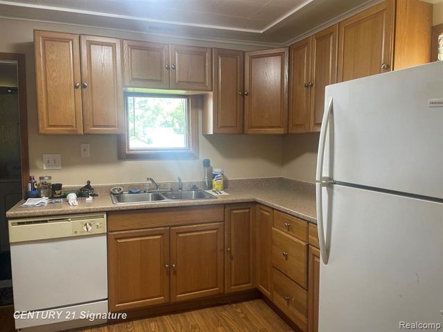 3141 Myrton Street, Burton, MI 48529