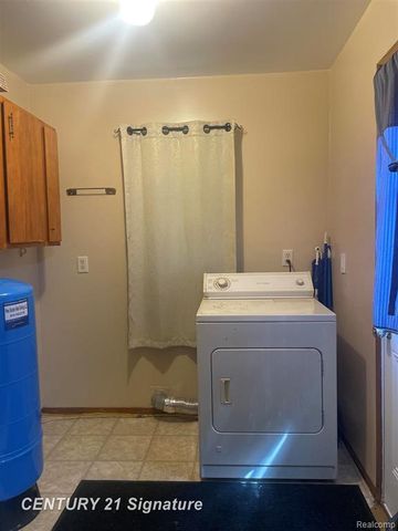 3141 Myrton Street, Burton, MI 48529