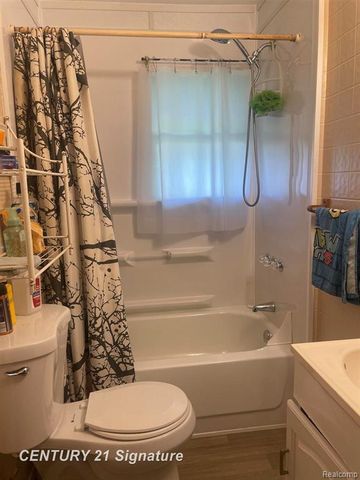3141 Myrton Street, Burton, MI 48529