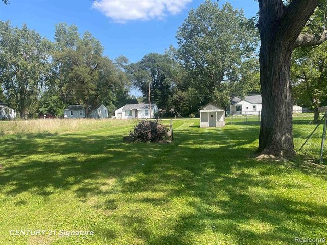 3141 Myrton Street, Burton, MI 48529