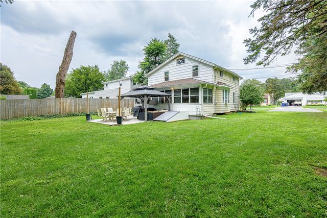 540 Helendale Road, Irondequoit, NY 14609