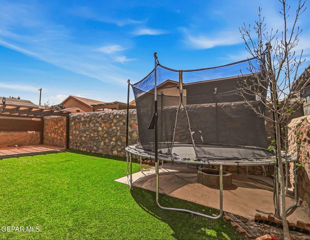 1009 Savoia Place, Horizon City, TX 79928