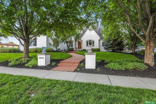 6830 Stonebrook Parkway, Lincoln, NE 68521