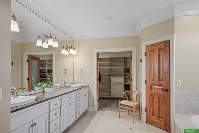 6830 Stonebrook Parkway, Lincoln, NE 68521