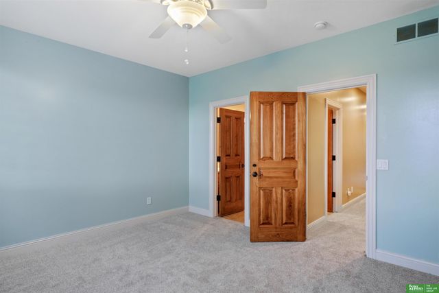 6830 Stonebrook Parkway, Lincoln, NE 68521