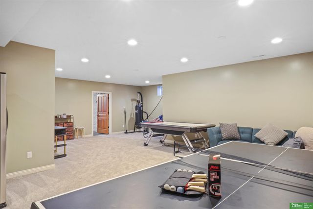 6830 Stonebrook Parkway, Lincoln, NE 68521