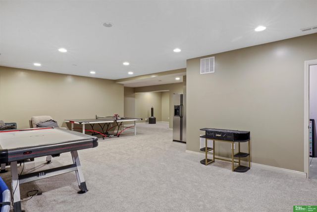 6830 Stonebrook Parkway, Lincoln, NE 68521