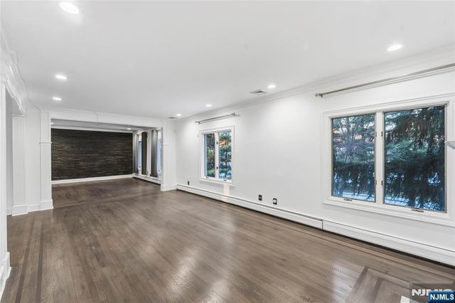 99 Ogle Road, Old Tappan, NJ 07675