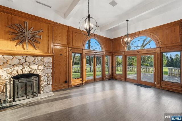 99 Ogle Road, Old Tappan, NJ 07675