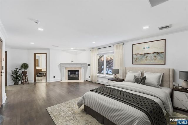 99 Ogle Road, Old Tappan, NJ 07675