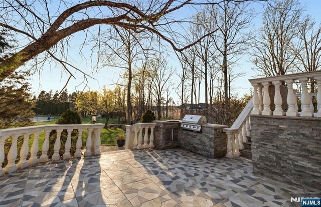 99 Ogle Road, Old Tappan, NJ 07675