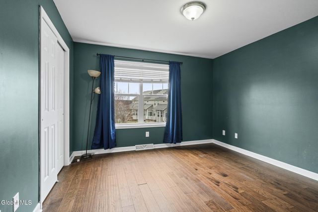 8 Amalia Lane, Rensselaer, NY 12144