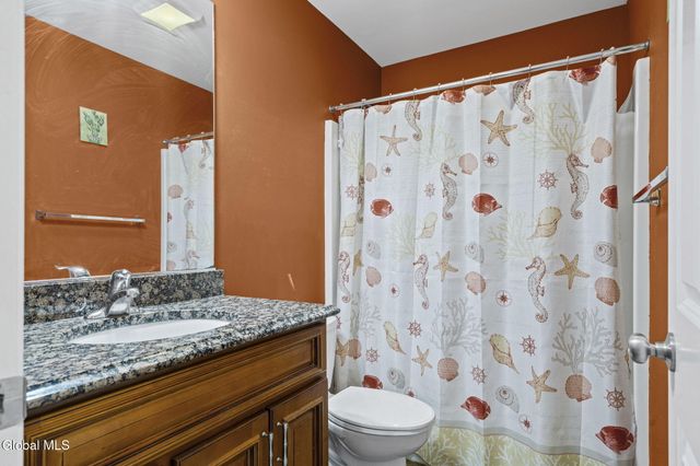 8 Amalia Lane, Rensselaer, NY 12144