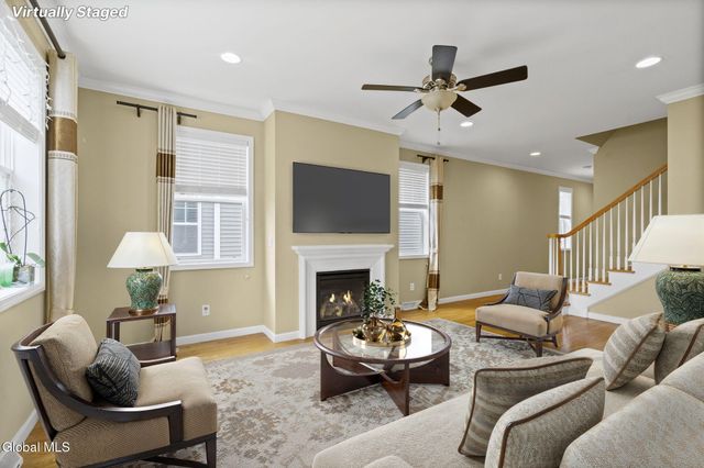 8 Amalia Lane, Rensselaer, NY 12144