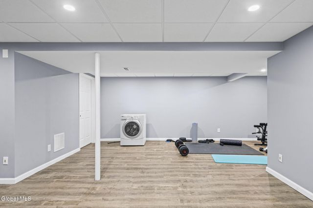 8 Amalia Lane, Rensselaer, NY 12144