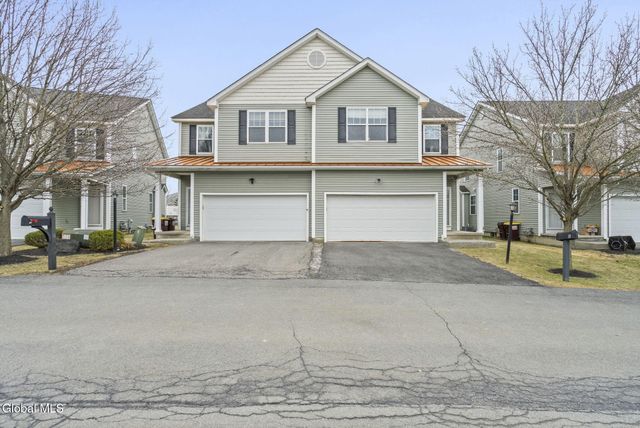 8 Amalia Lane, Rensselaer, NY 12144