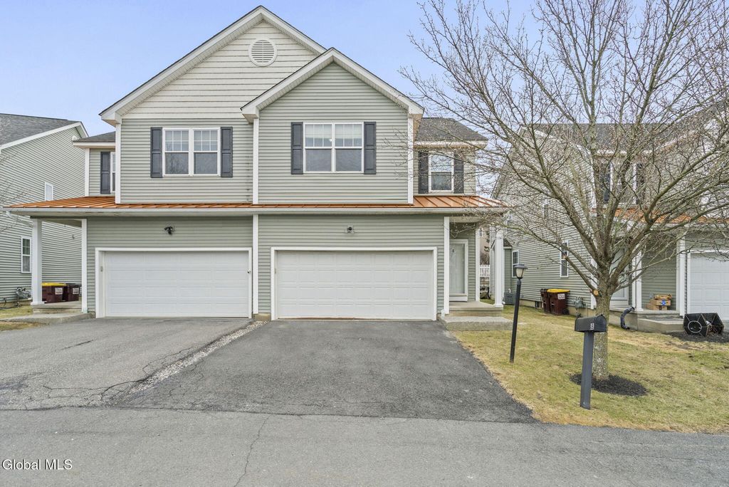 8 Amalia Lane, Rensselaer, NY 12144