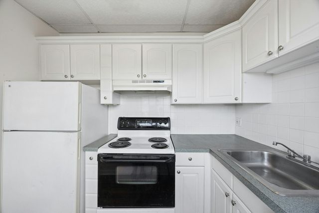 549 E 4th St D5, Boston, MA 02127