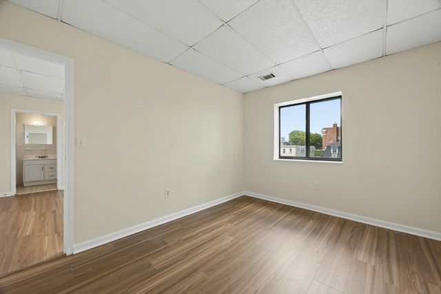 549 E 4th St D5, Boston, MA 02127
