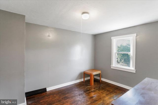 1906 OLD FURNACE RD, Ridgeley, WV 26753