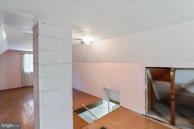 1906 OLD FURNACE RD, Ridgeley, WV 26753